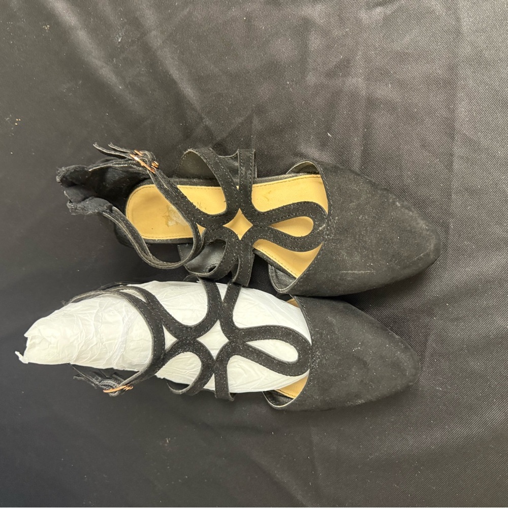 LC Lauren Conrad Black Flats with Cutout Design